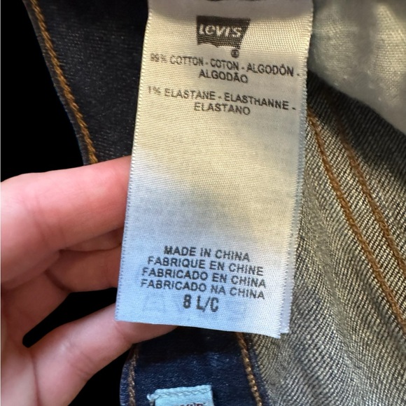 Women’s Levi’s Jeans - Picture 7 of 11
